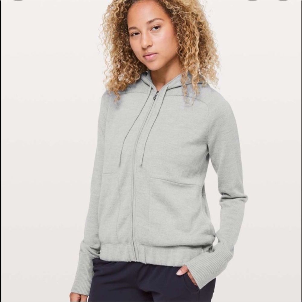 Lululemon Gray Rise & Move Hoodie
Heathered Silver Drop | Size 8 / 10 EUC